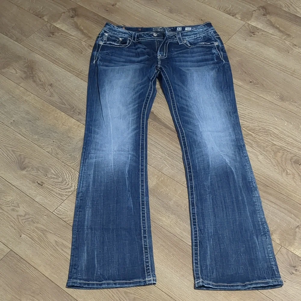 Miss Me Embellished Fleur Bootcut Dark Washed Jeans Size 32 - Picture 6 of 14